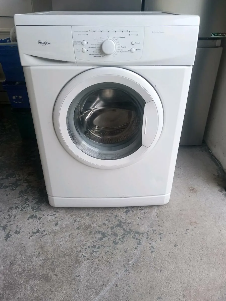 Whirlpool 7kg washing machine - Image 1