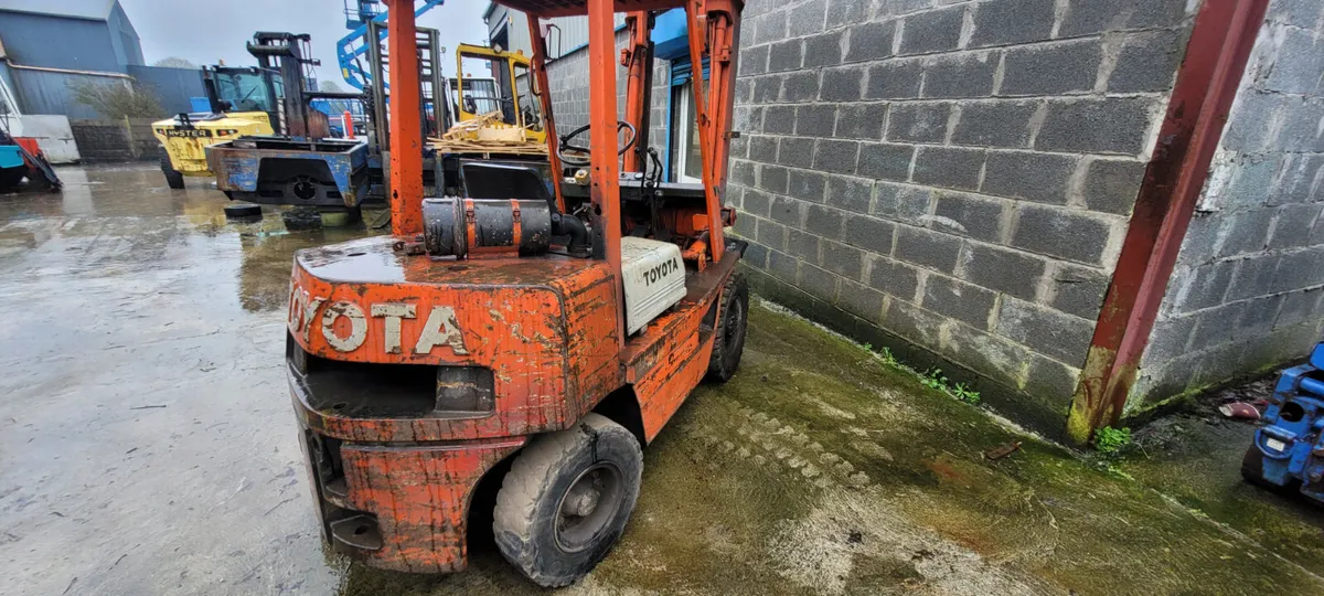 Toyota forklift - Image 4
