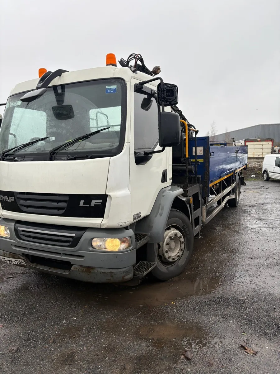 Daf 55 crane truck - Image 1