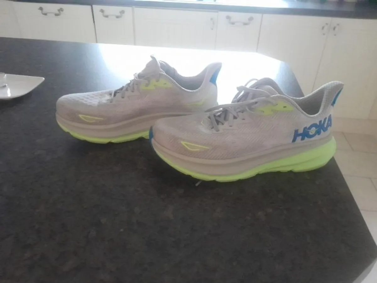 hoka - Image 1