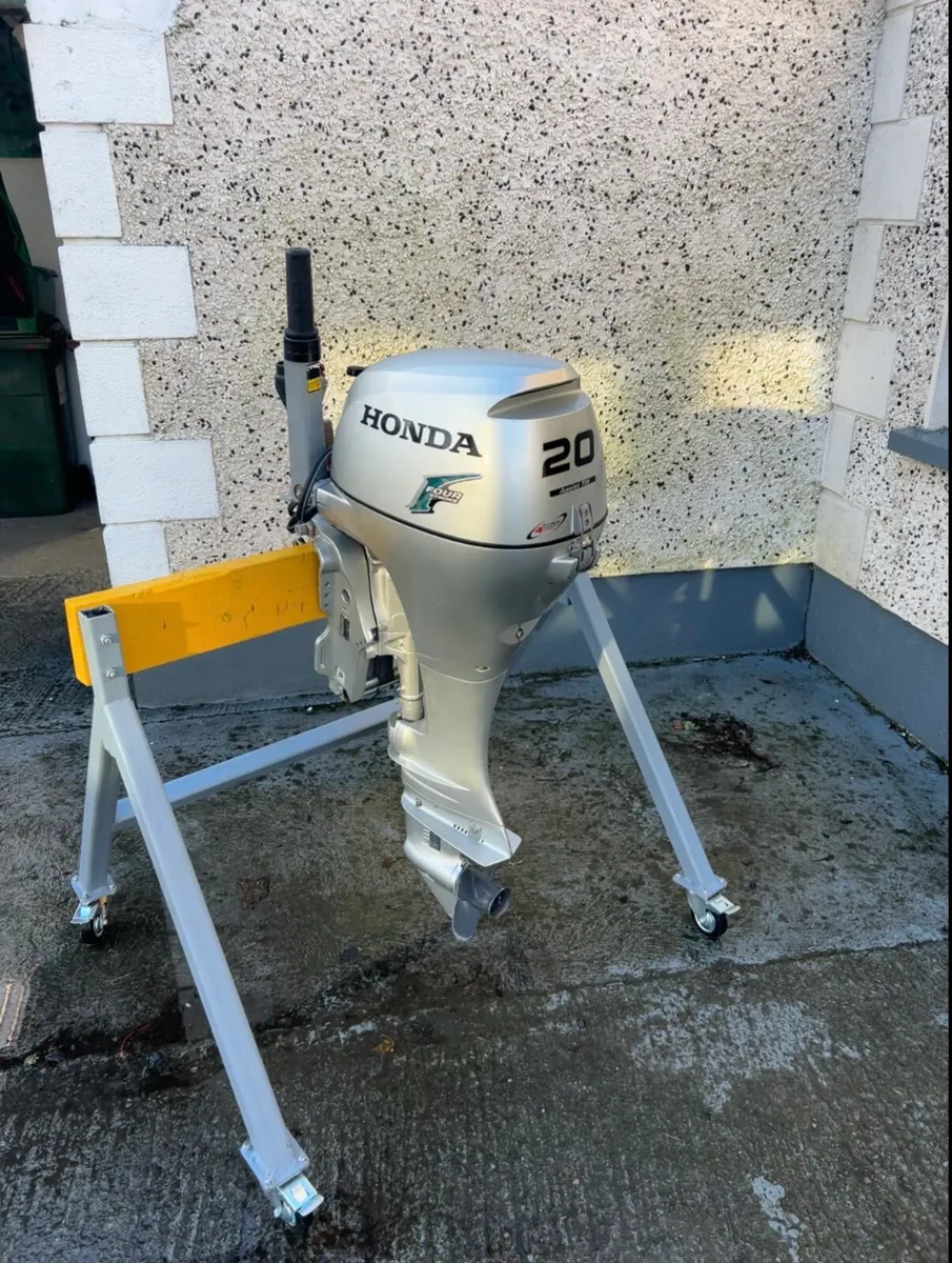 Honda 20hp 4 Stroke Outboard Engine Longshaft - Image 1