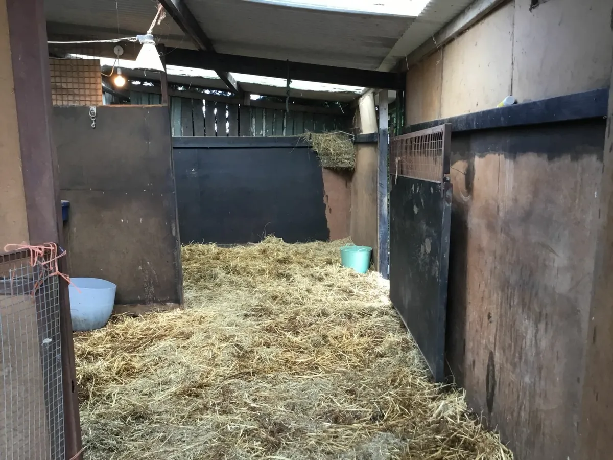 farm buildings - Image 2