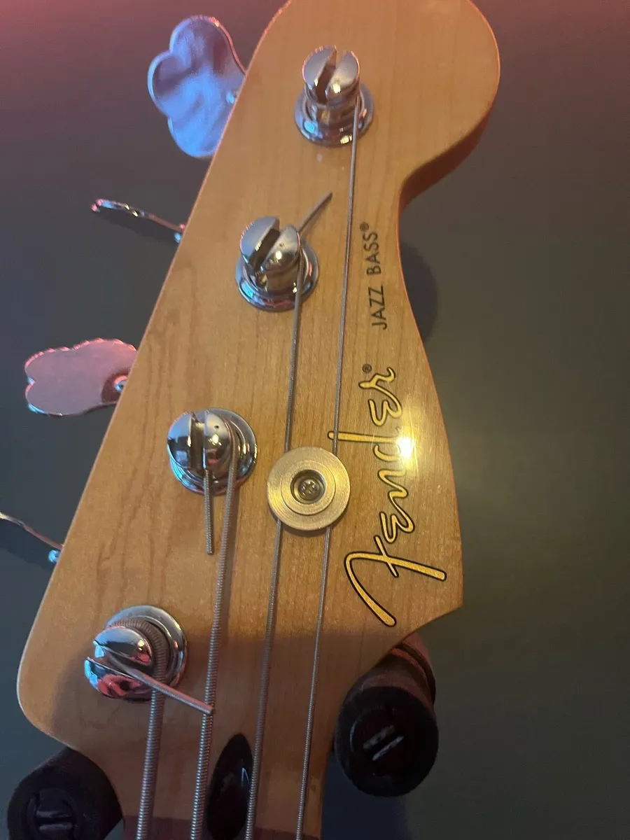 Fender Jazz Bass (Olympic White) - Image 2