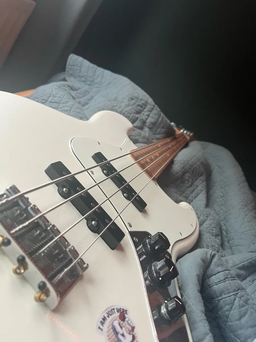 Fender Jazz Bass (Olympic White) - Image 3