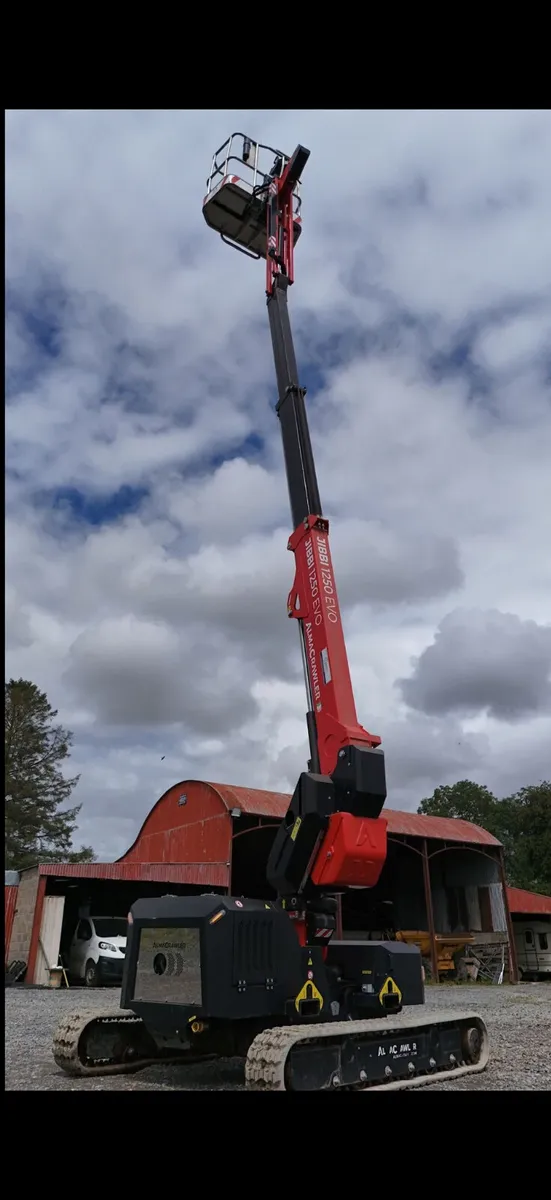 Tracked self propelled cherry picker - Image 4