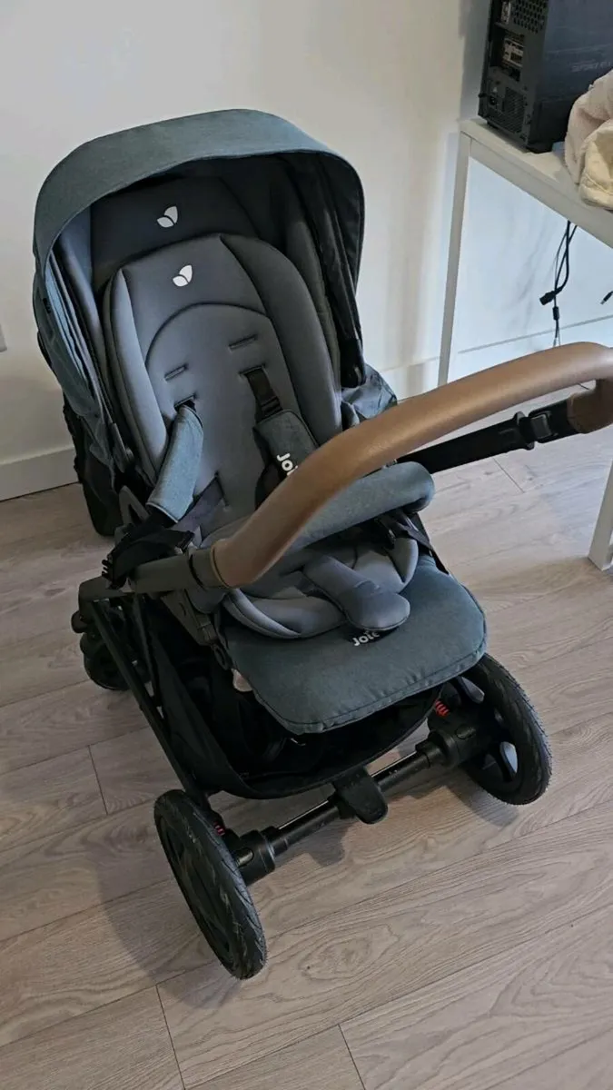 Joie 3 in 1 Buggy Stroller Pram & Free Rockit - Image 1