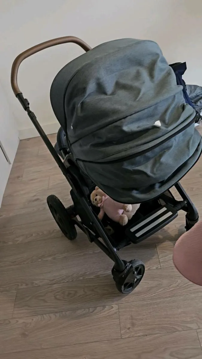 Joie 3 in 1 Buggy Stroller Pram & Free Rockit - Image 3