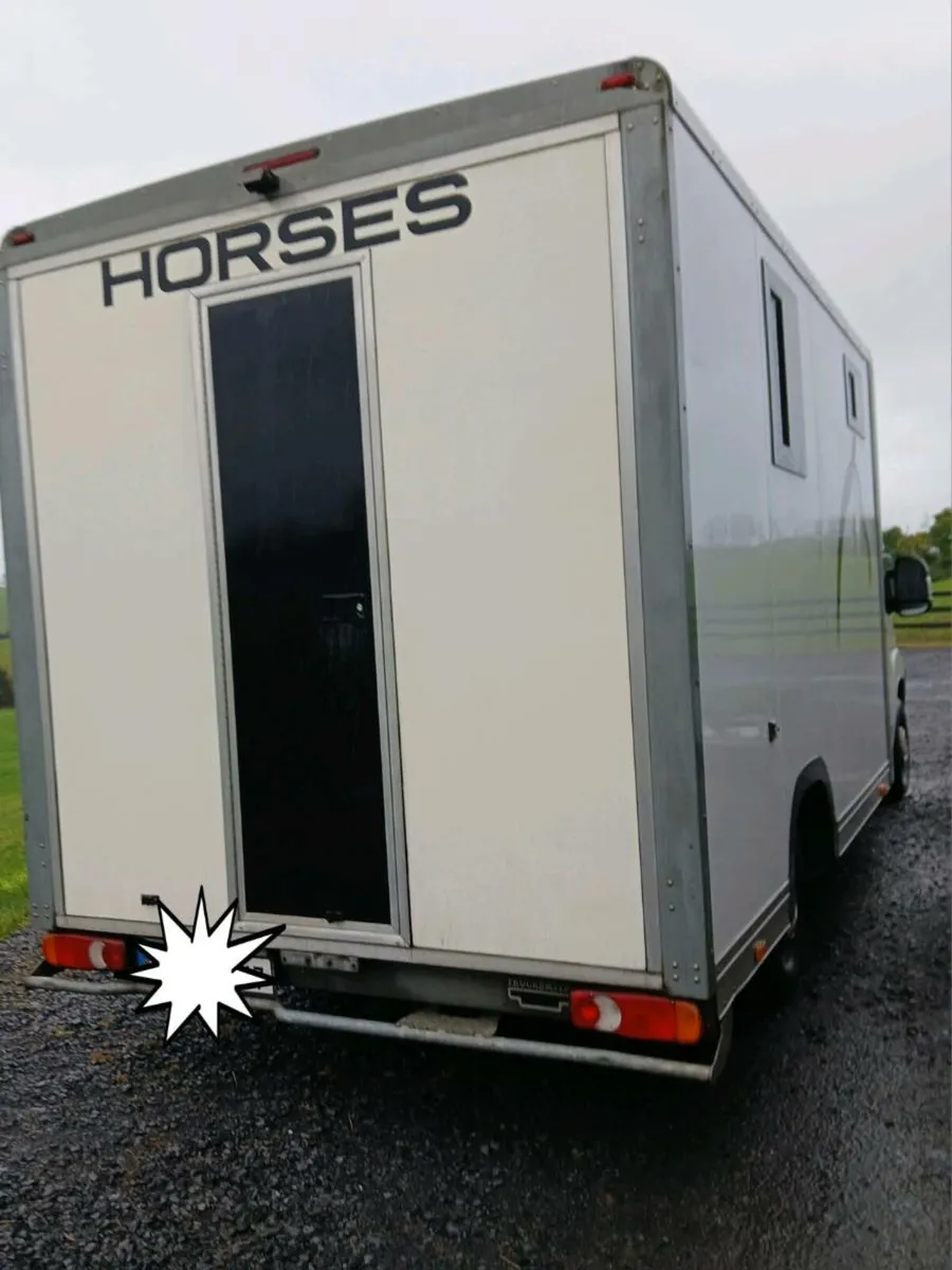 Horse truck - Image 2
