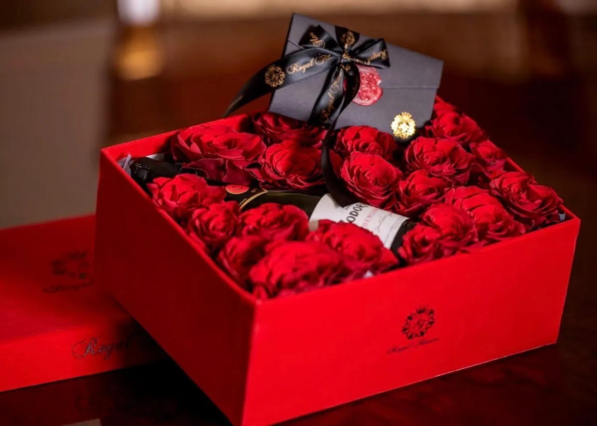 Flower velvet box and Flower online page - Image 3