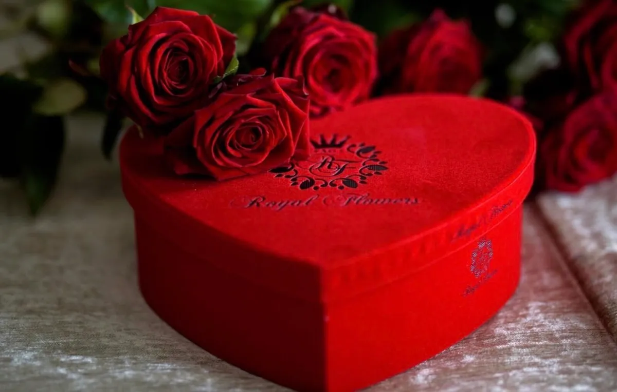 Flower velvet box and Flower online page - Image 4