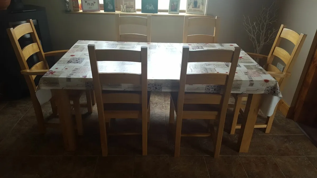 Kitchen table and 6 chairs - Image 1