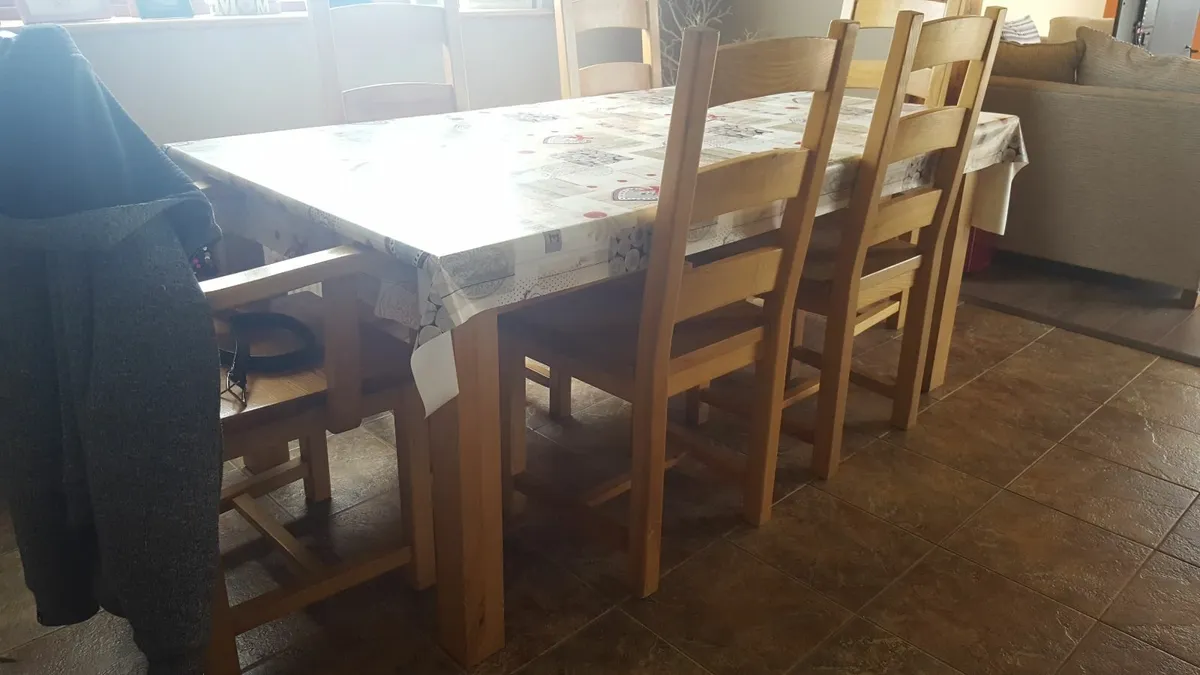 Kitchen table and 6 chairs - Image 2