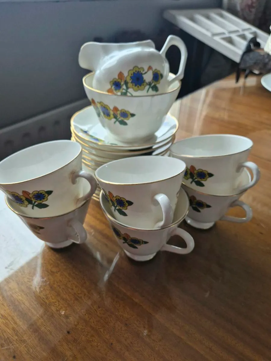 20 pc royal tara china teaset - Image 1