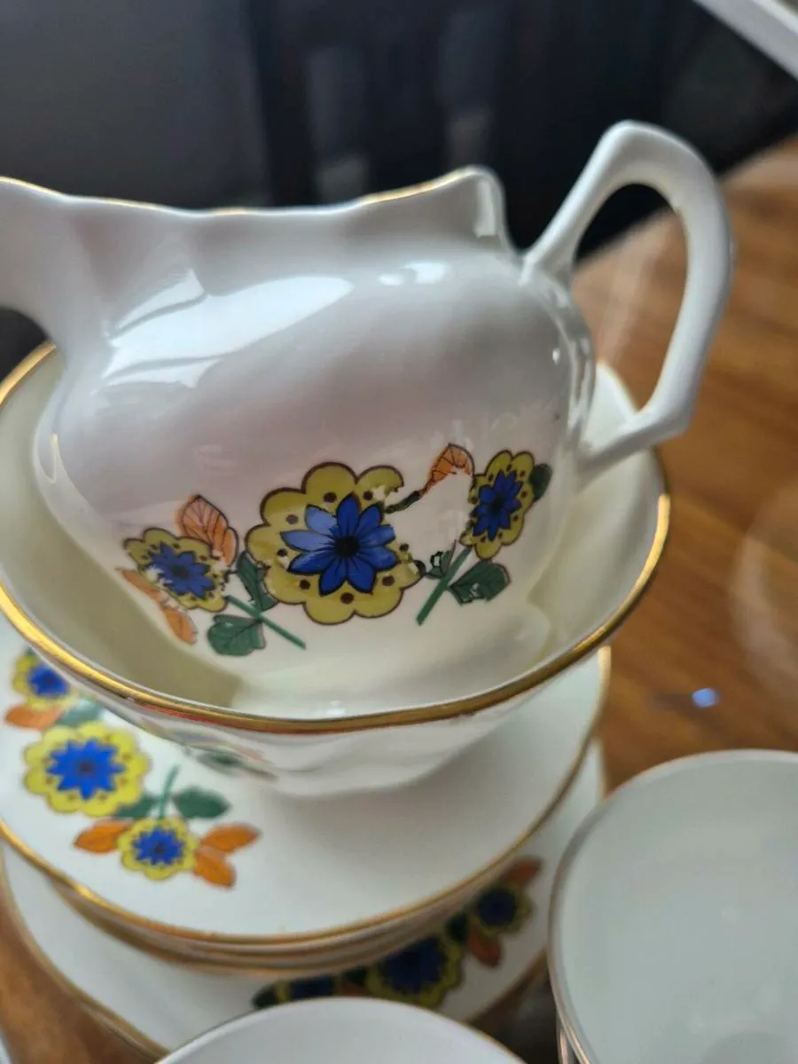 20 pc royal tara china teaset - Image 2