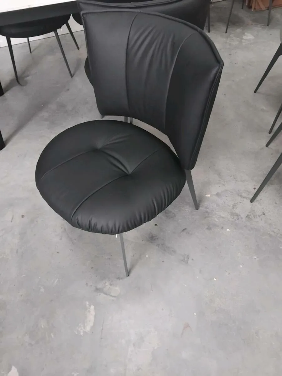 Table and 4 chairs 140 x 80 cms - Image 1