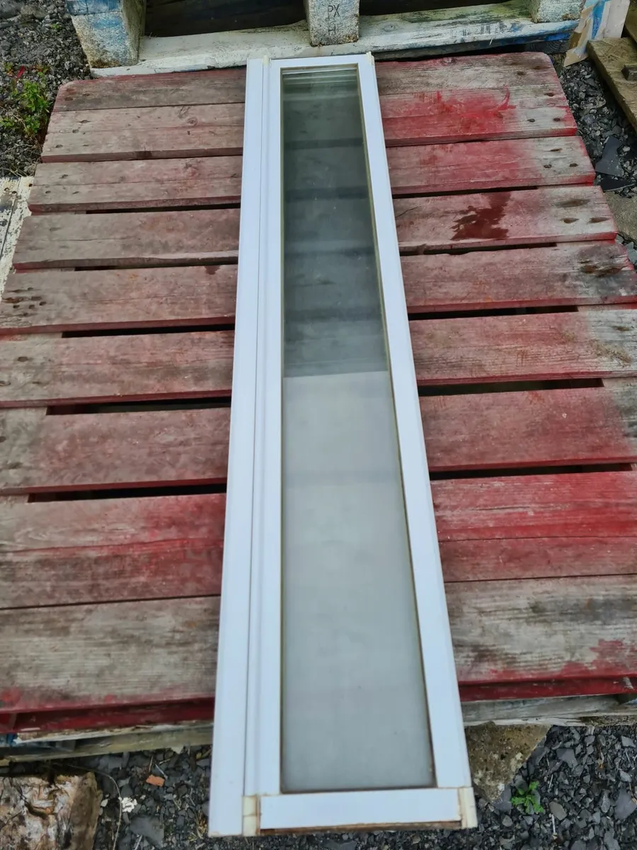 Full bathroom suite only 3 years old - Image 4