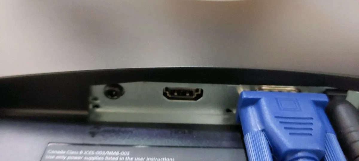 Monitor 23 Inch  Dell - Image 3