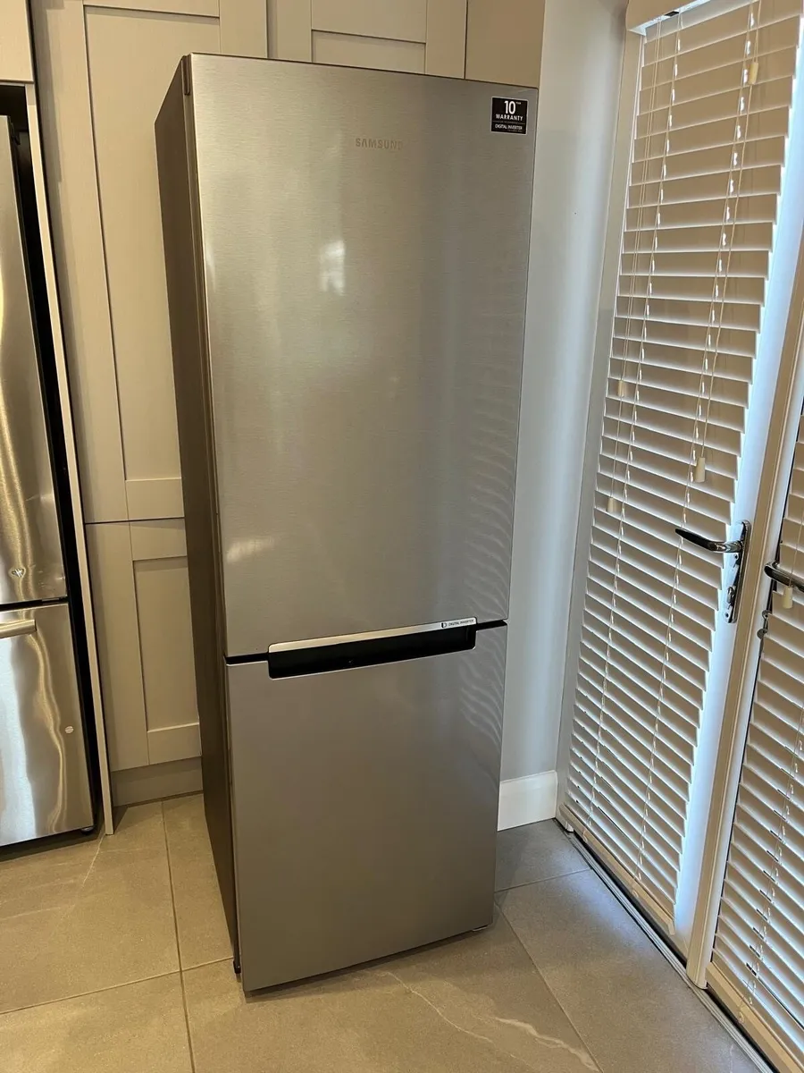 Samsung frost free fridge freezer - Image 1