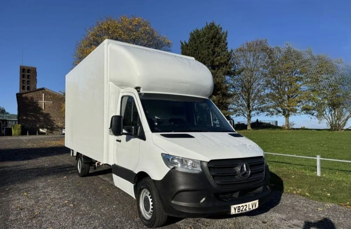 2022 Mercedes-Benz Sprinter Luton Box Van - Image 4