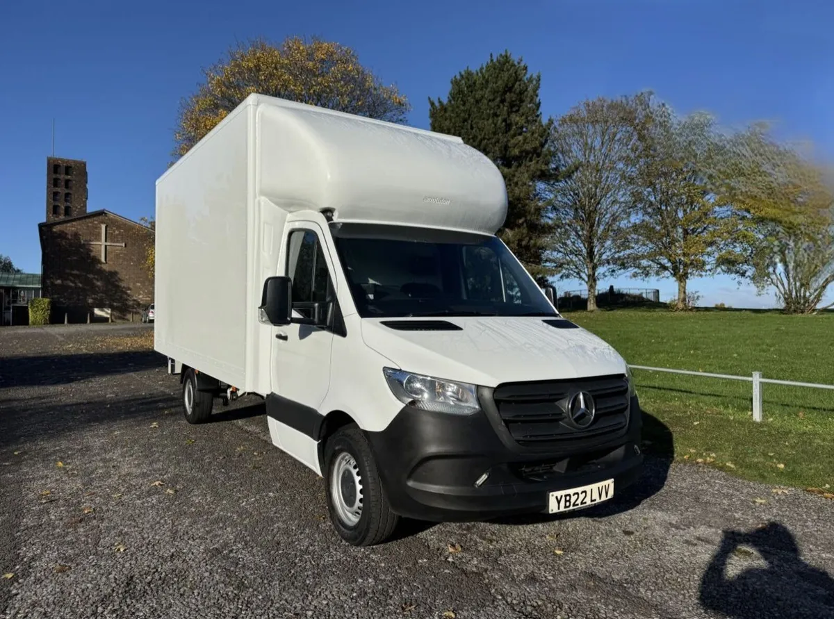 2022 Mercedes-Benz Sprinter Luton Box Van - Image 3
