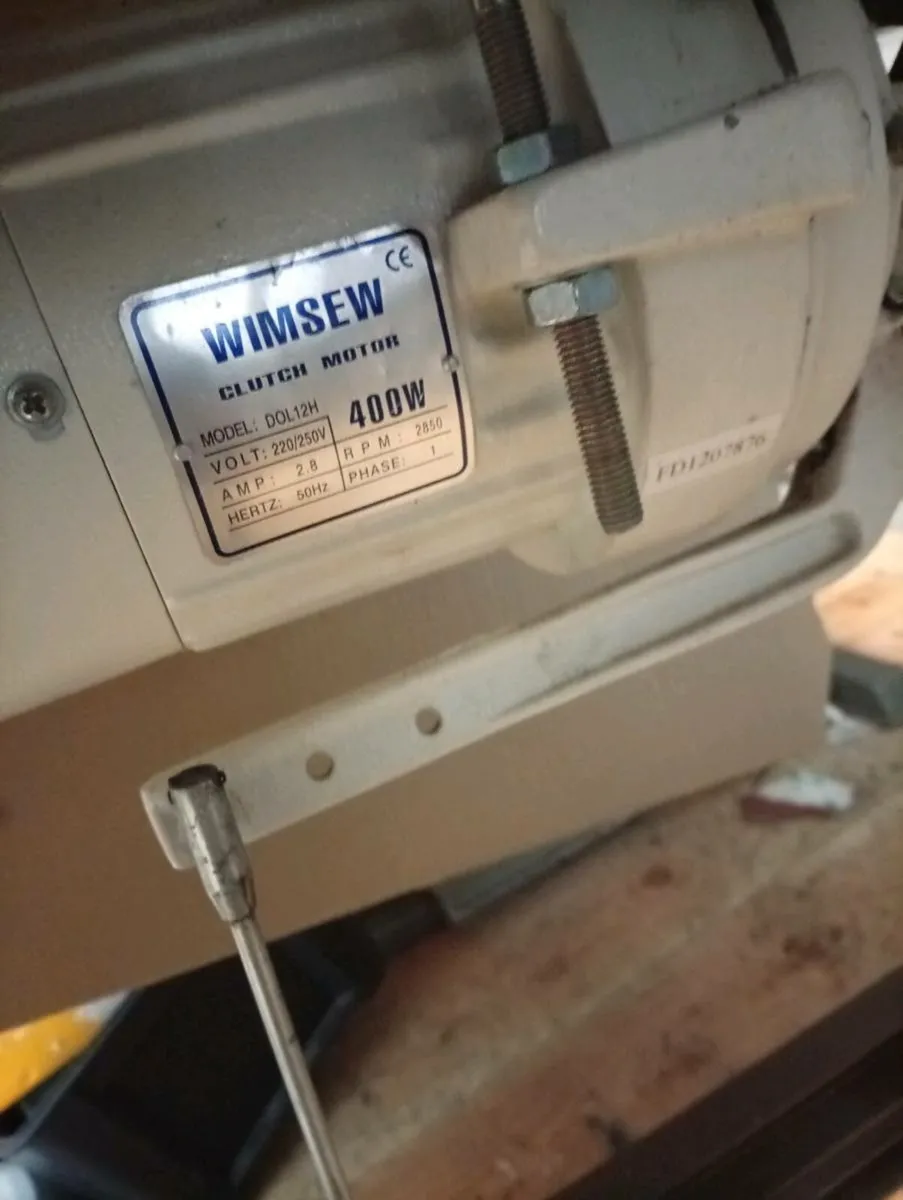 Pfaff industrial sewing machine. - Image 4