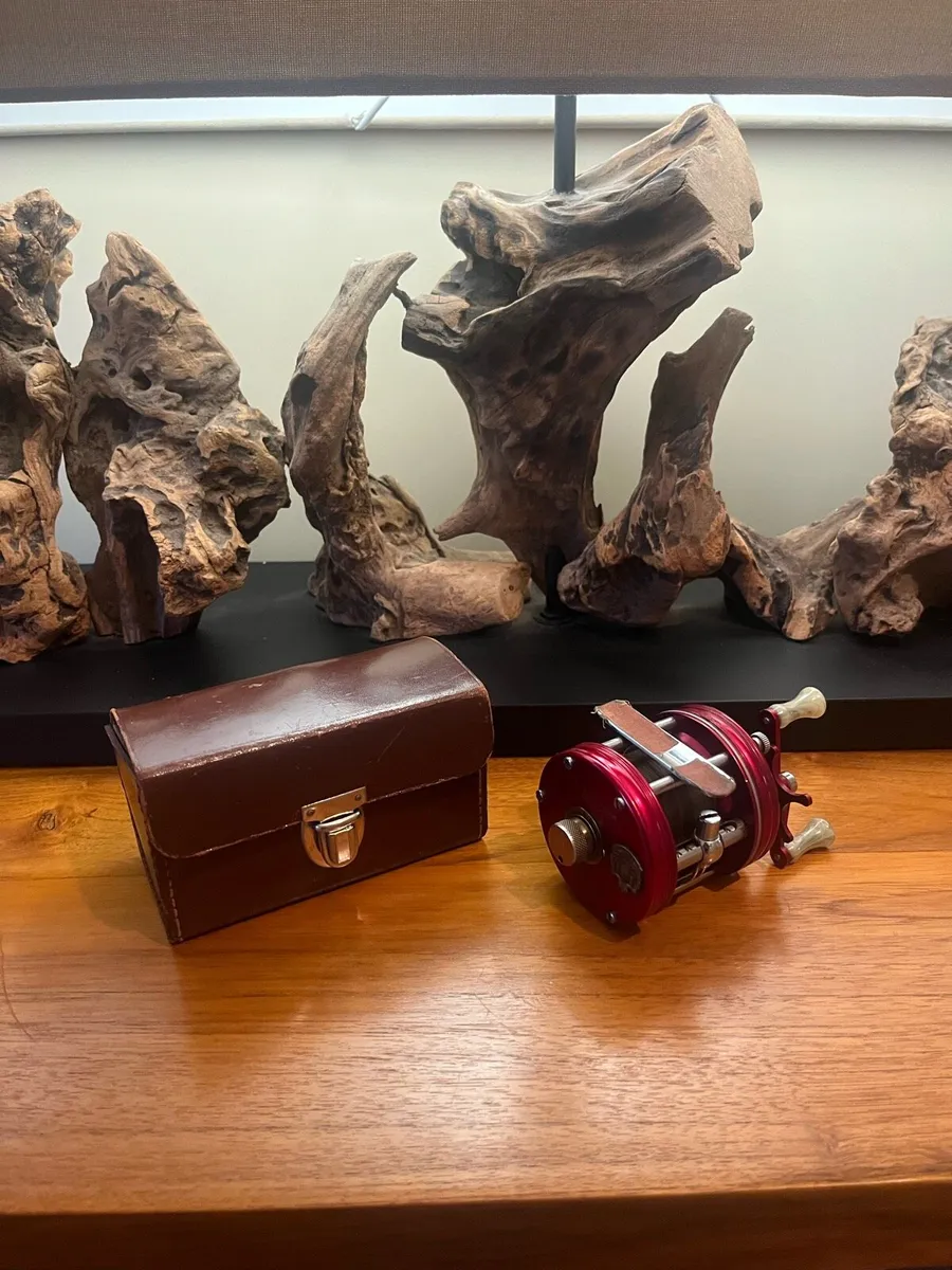 Vintage Record Ambassadeur Fishing Reel - Image 1