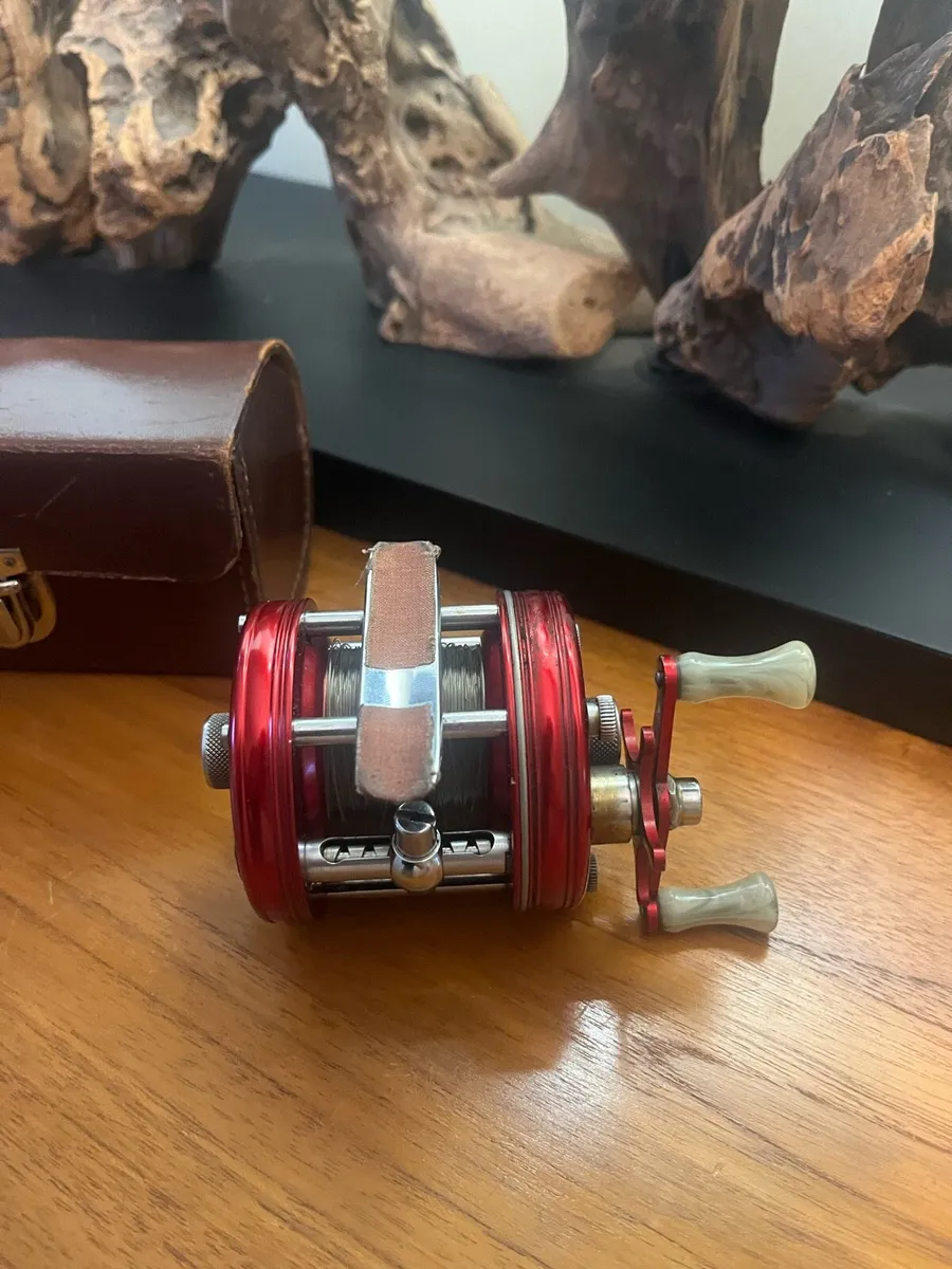 Vintage Record Ambassadeur Fishing Reel - Image 2