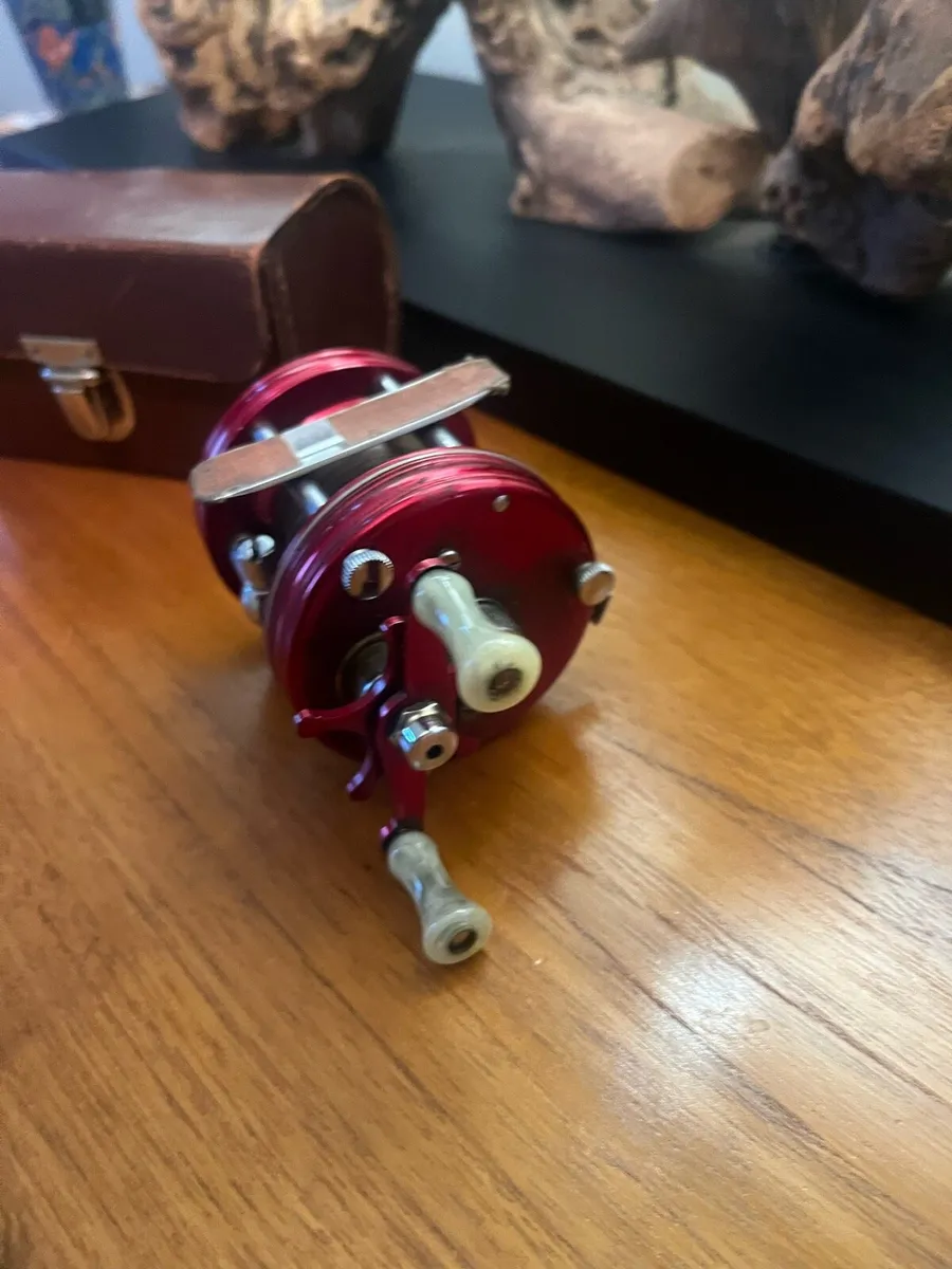 Vintage Record Ambassadeur Fishing Reel - Image 3