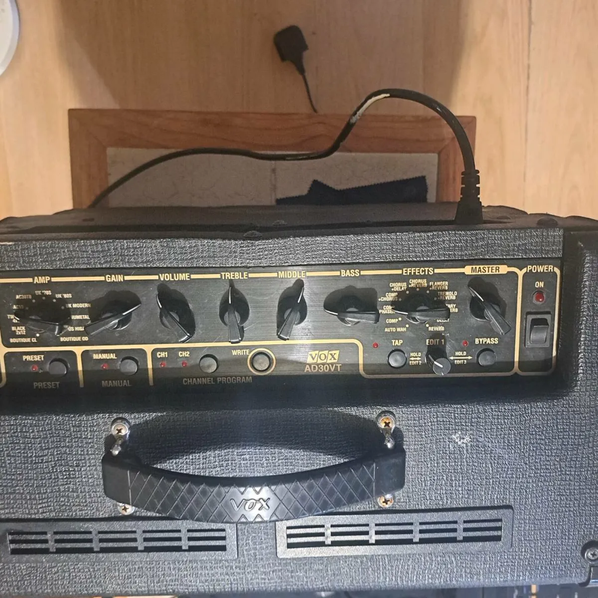 Guitar Amplifier - Image 2