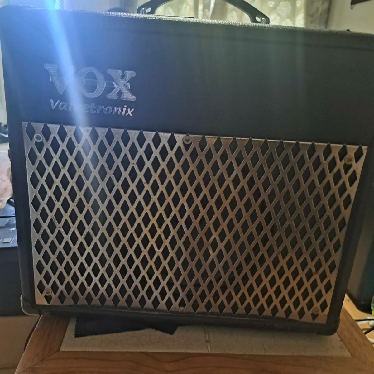 Guitar Amplifier - Image 4