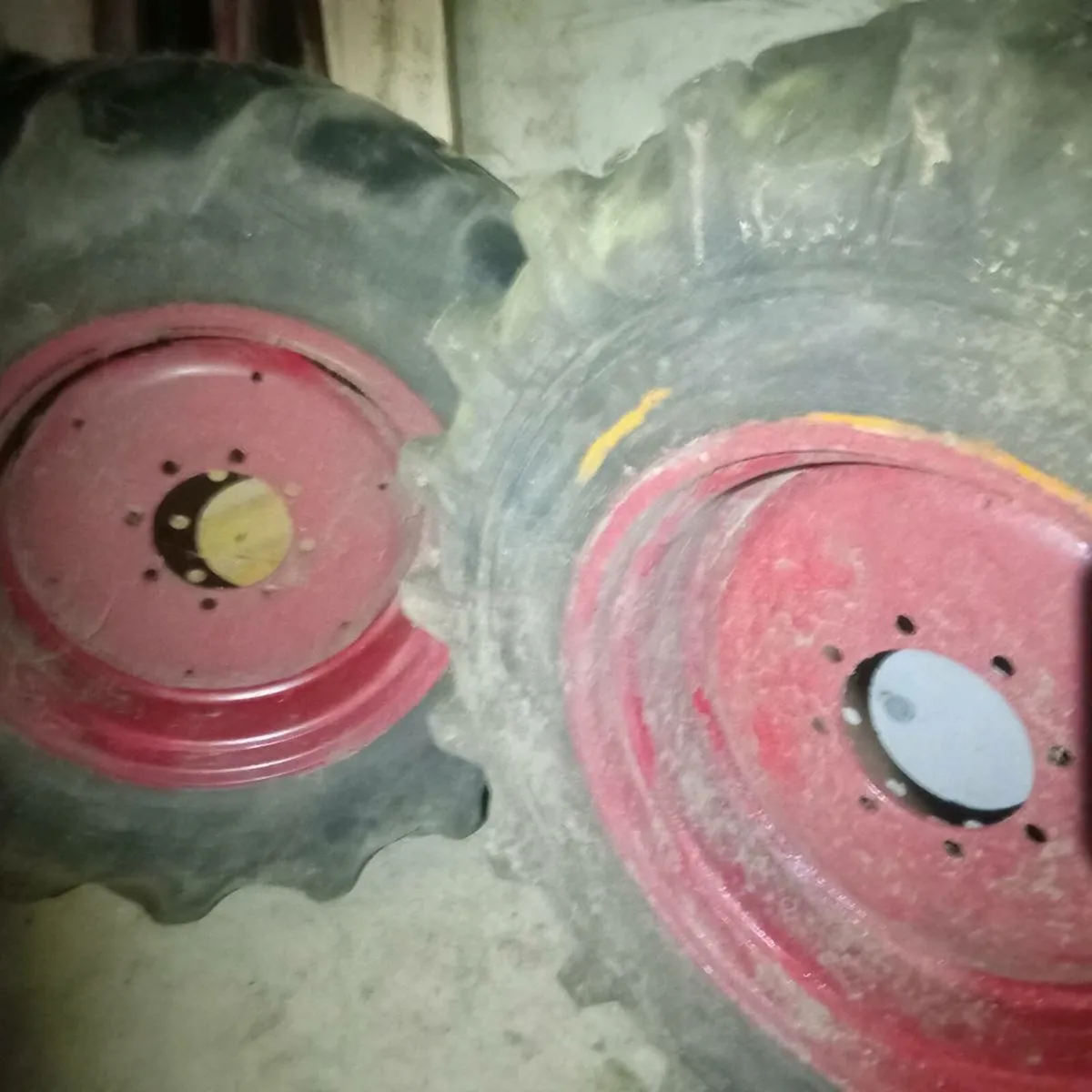 Wheels and tyres. - Image 2