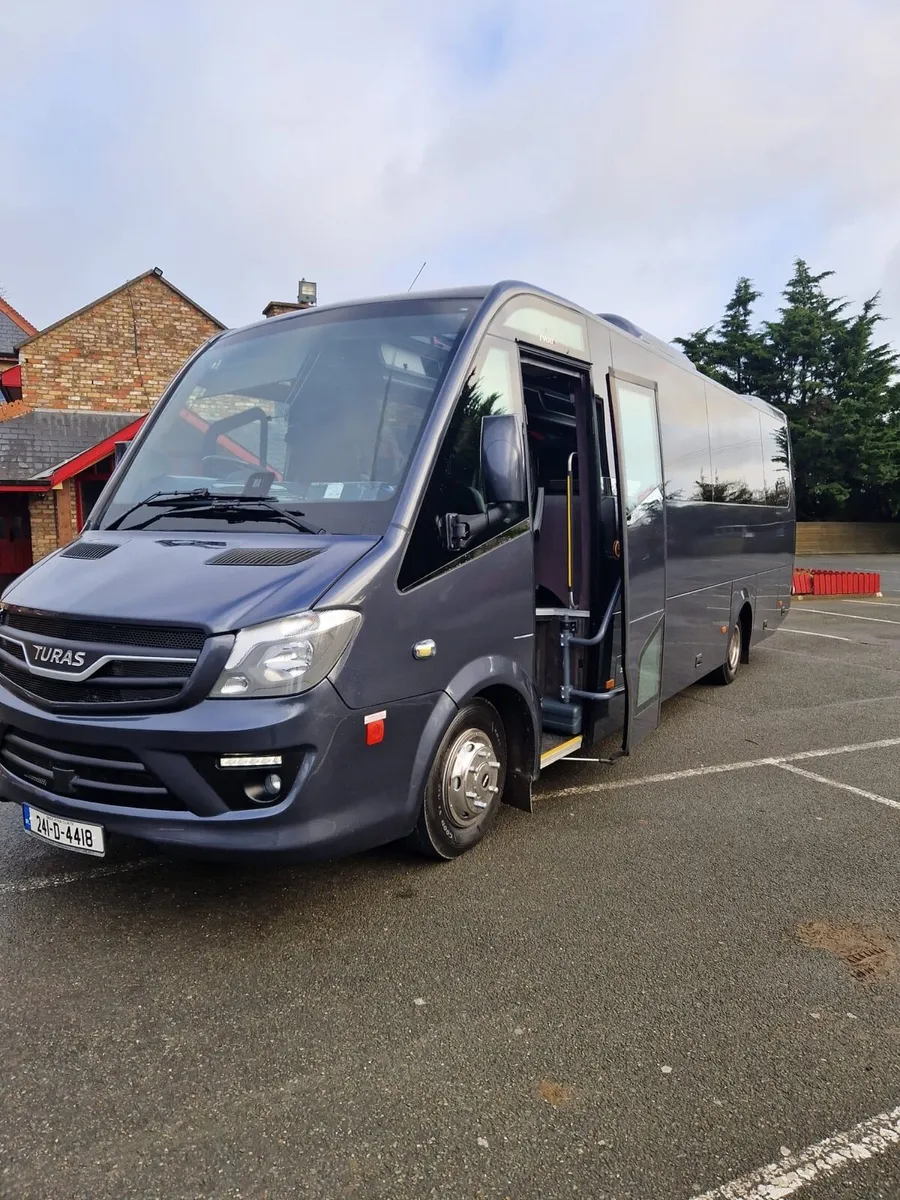 DAF Turas 900s - Image 1