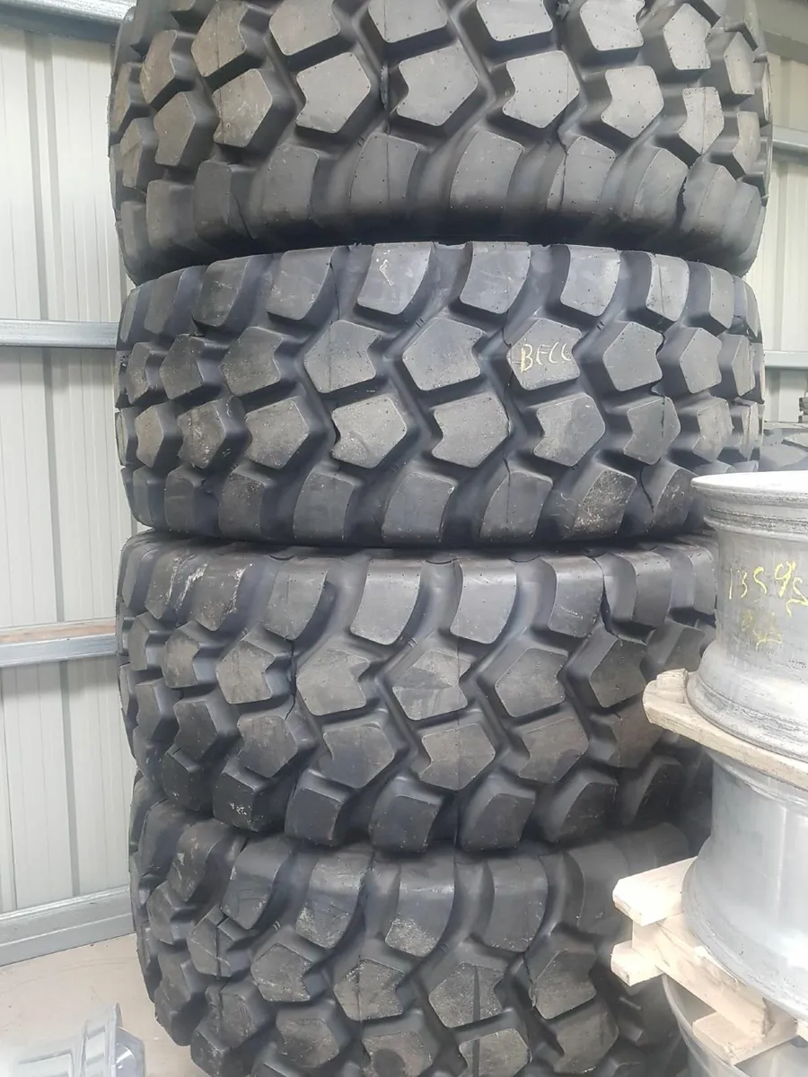 Dump Truck, Shovel & Earth Mover Tyres - Image 1