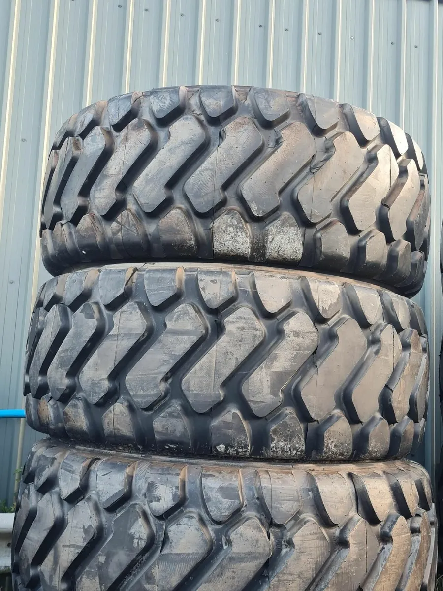 Dump Truck, Shovel & Earth Mover Tyres - Image 2