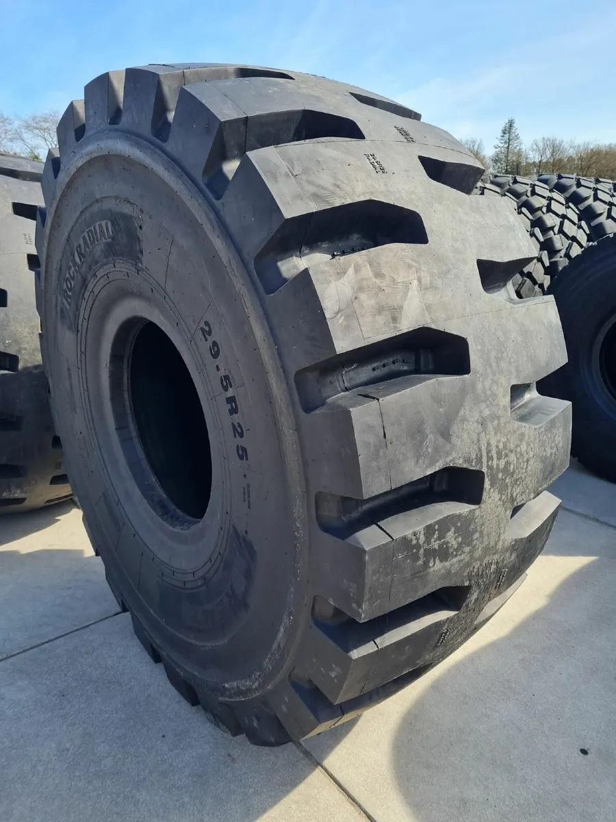 Dump Truck, Shovel & Earth Mover Tyres - Image 3