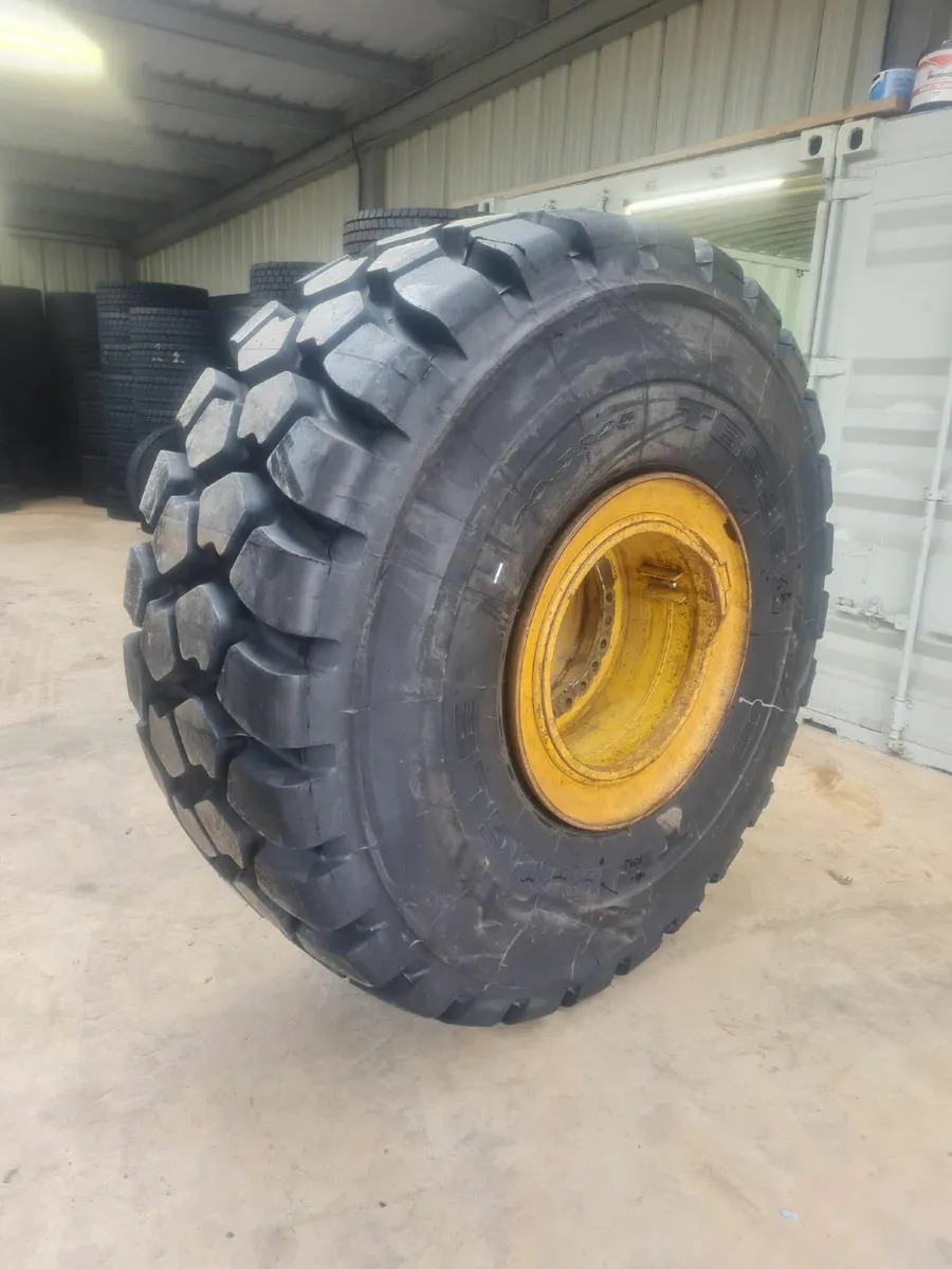 Dump Truck, Shovel & Earth Mover Tyres - Image 4