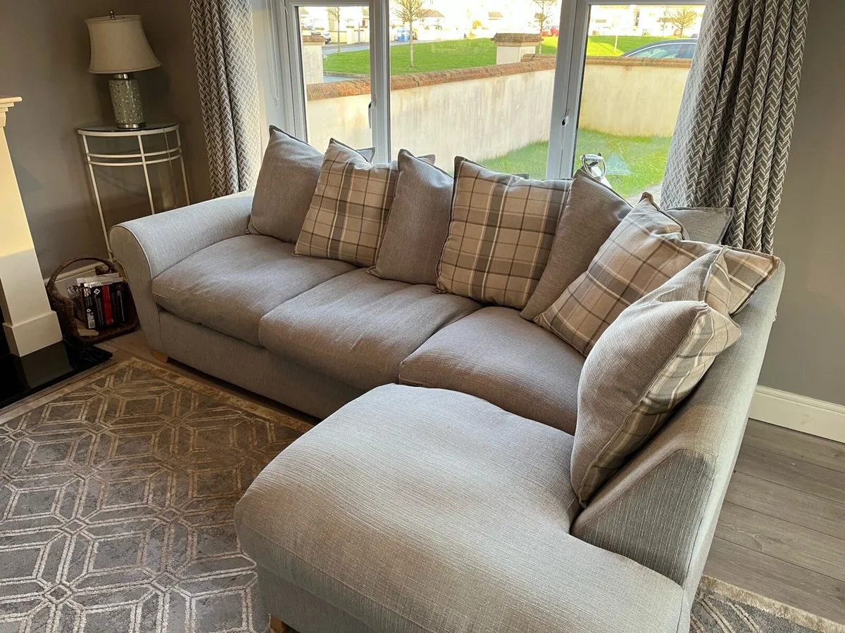 Corner Sofa 5 seater - Image 4