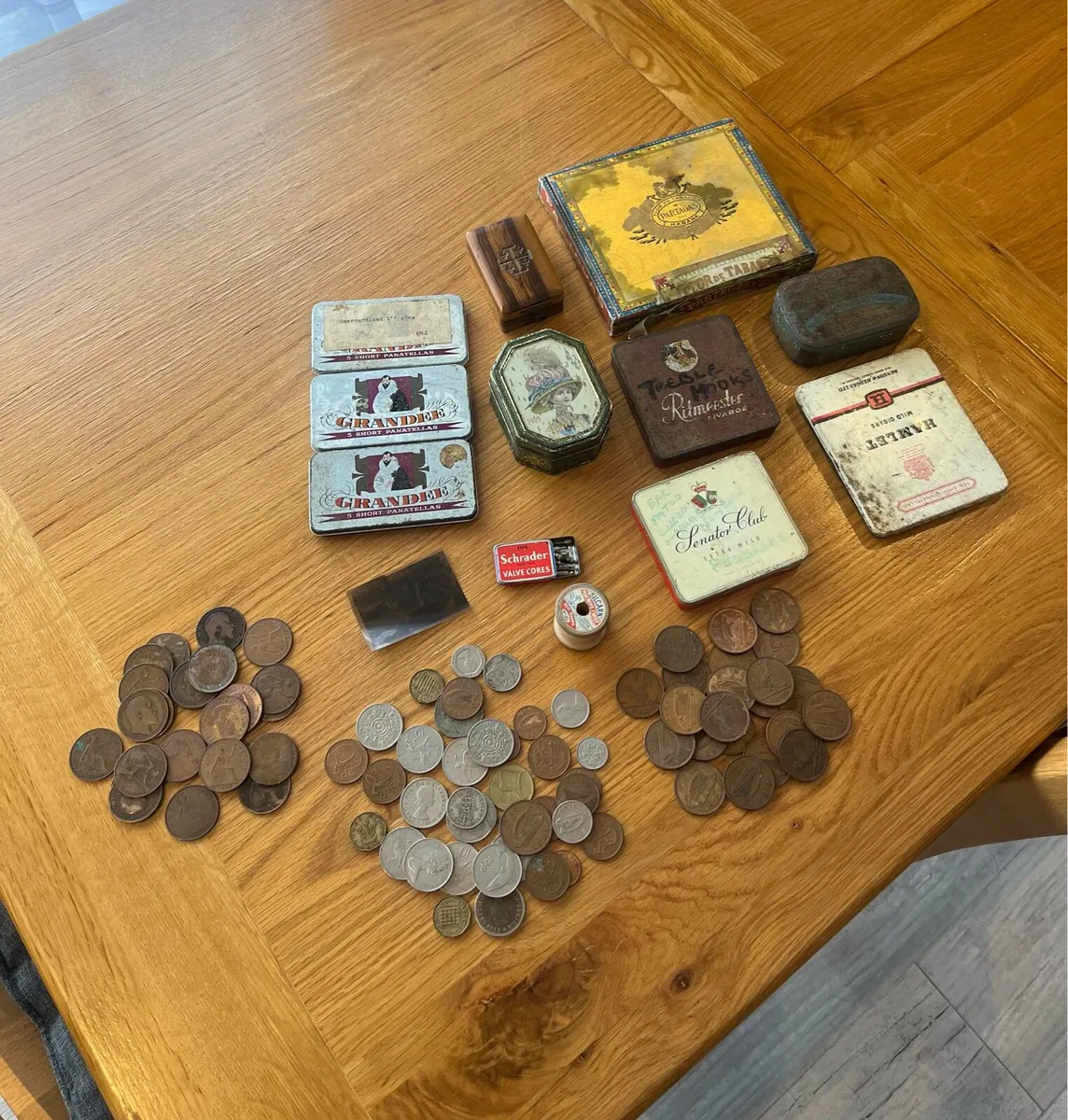 Lot of Collectables Old Tins/Coins - Image 1