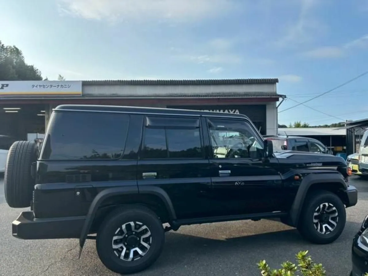 Toyota Landcruiser 70 Series 2.8 Diesel 2 seats - Image 3