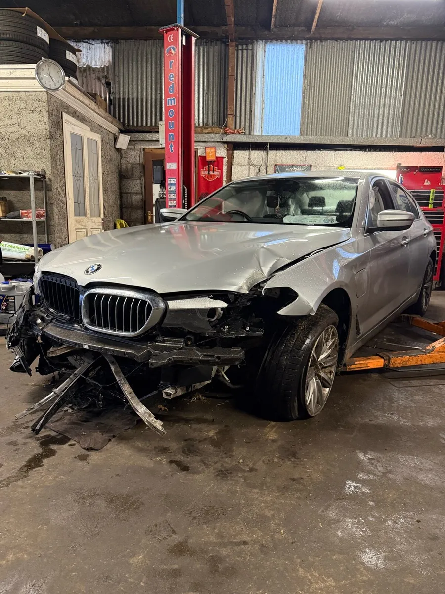 2017 BMW 530e G30 auto parts only - Image 2