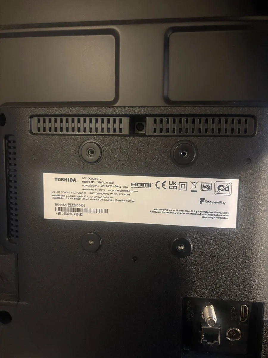 Toshiba 32 inch smart tv - Image 3