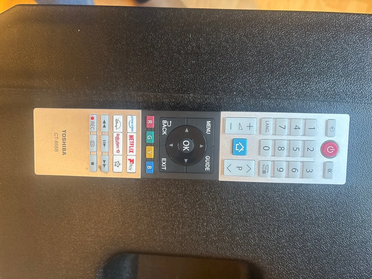 Toshiba 32 inch smart tv - Image 4