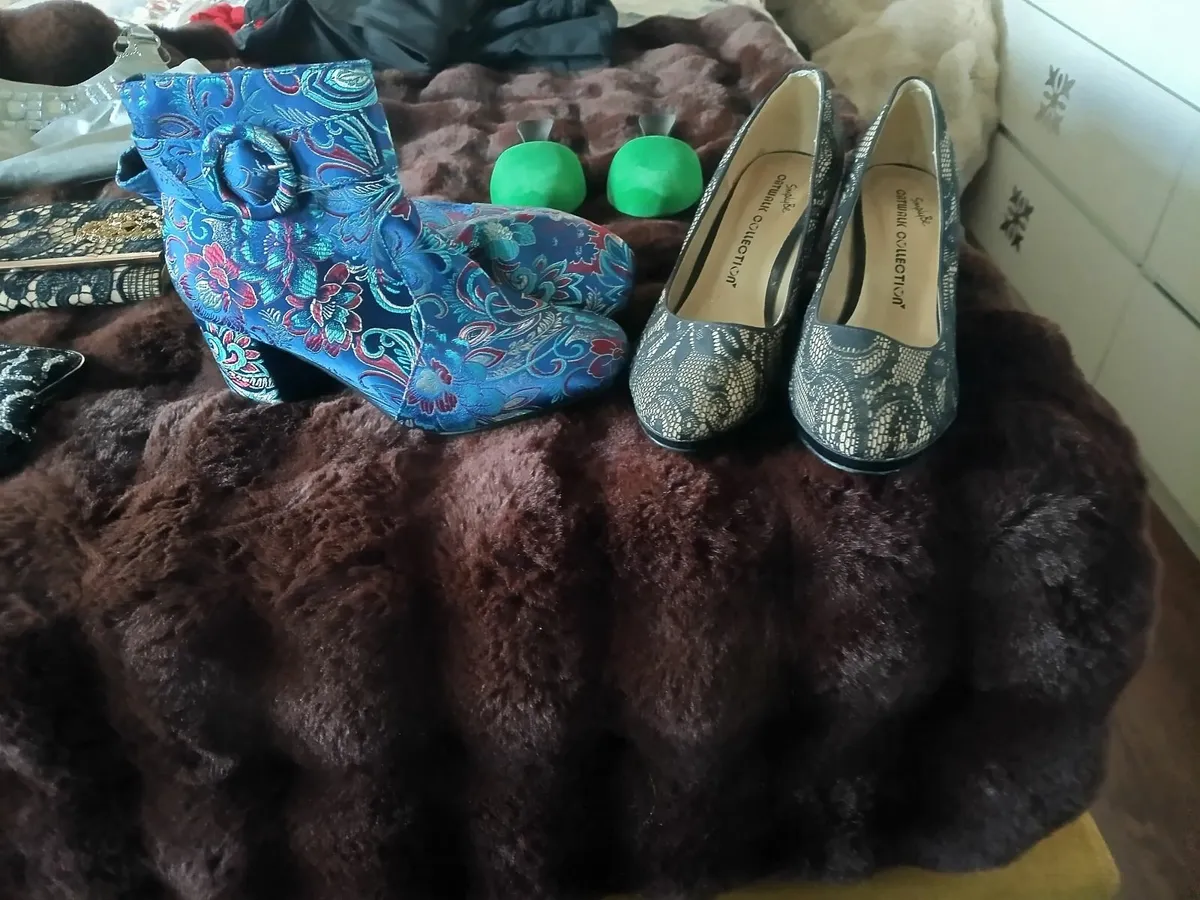 Shoes, bags, new. - Image 1