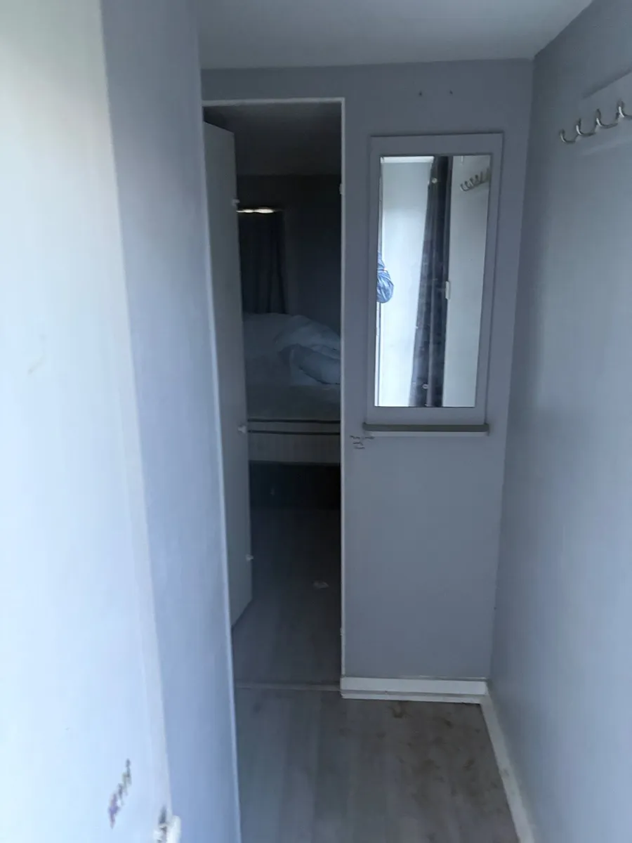 Mobile home - Image 1