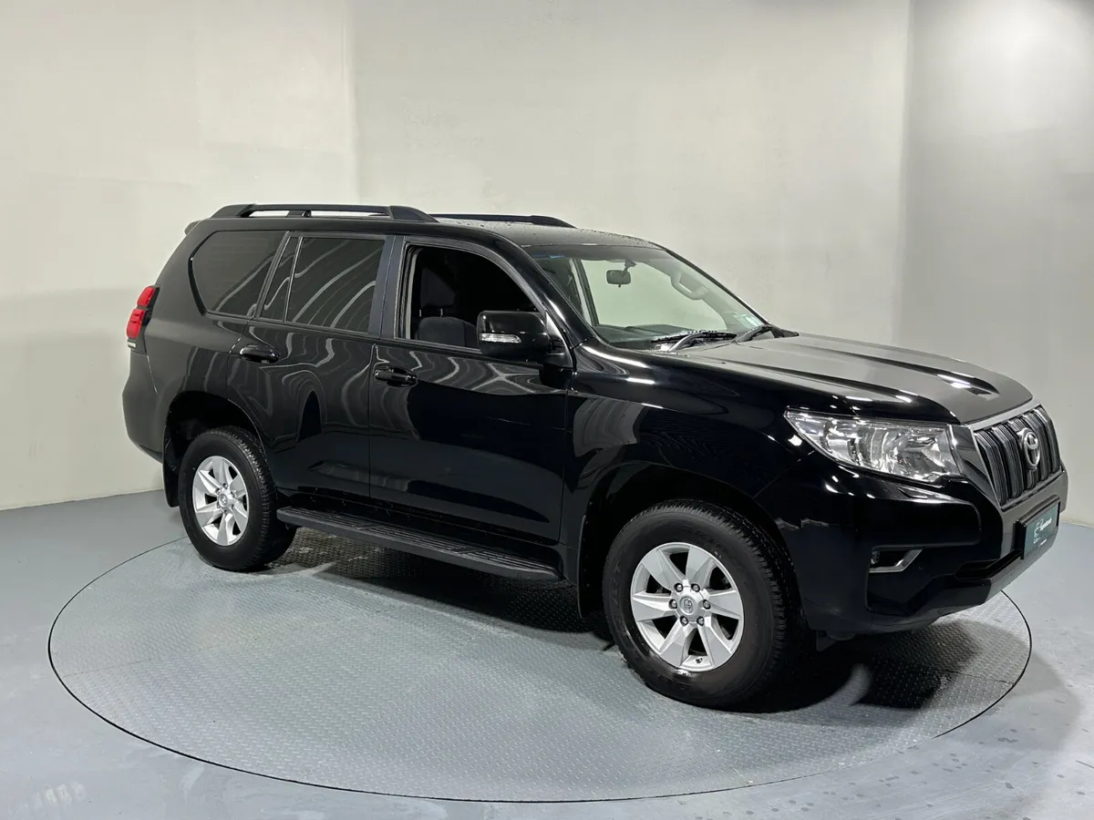 Toyota Landcruiser Automatic 2.8 D4D LWB N1 211 - Image 1