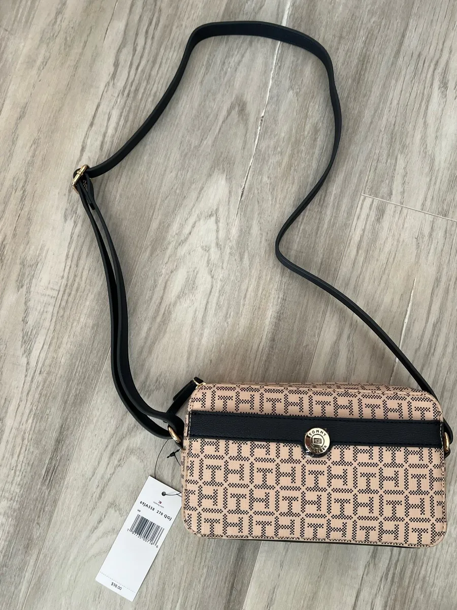 Tommy Hilfiger shoulder bag - Image 1
