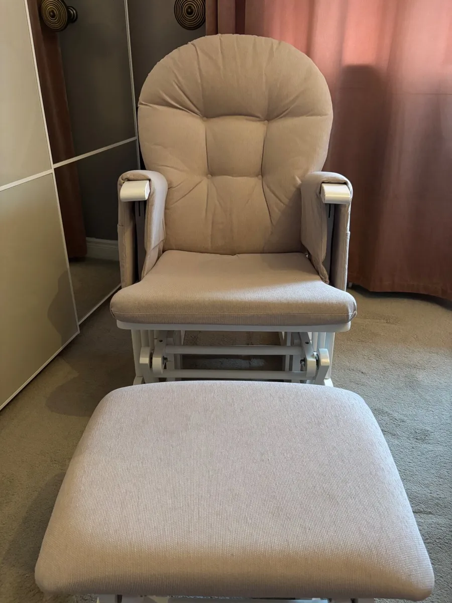Babylo Rocking Nursing Chair - Image 4
