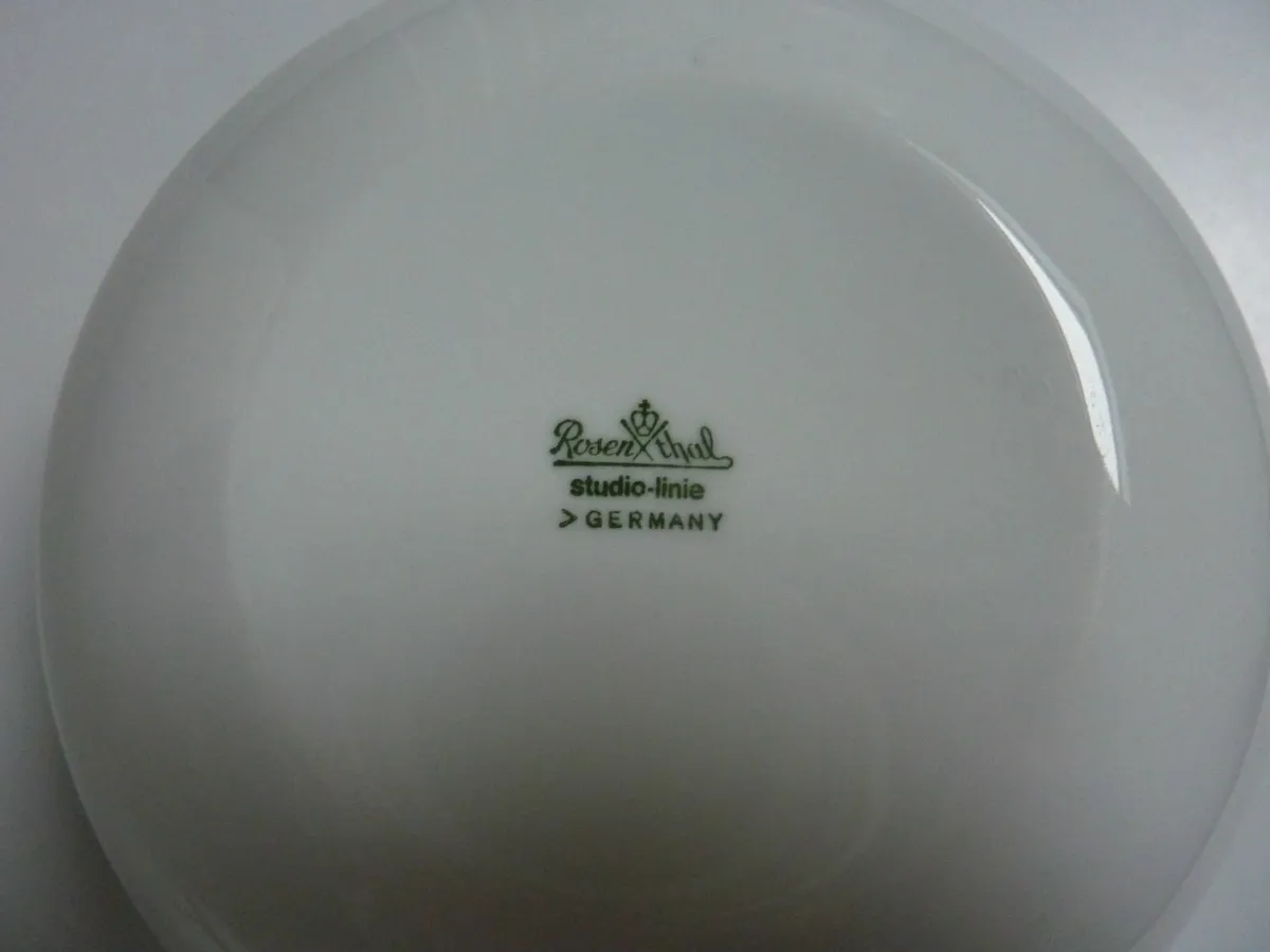 Bowls, gravy boat and plate by Rosenthal - Image 2