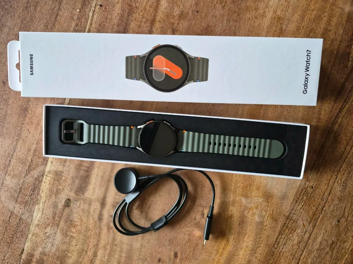 Samsung Galaxy Watch 7 - Image 1