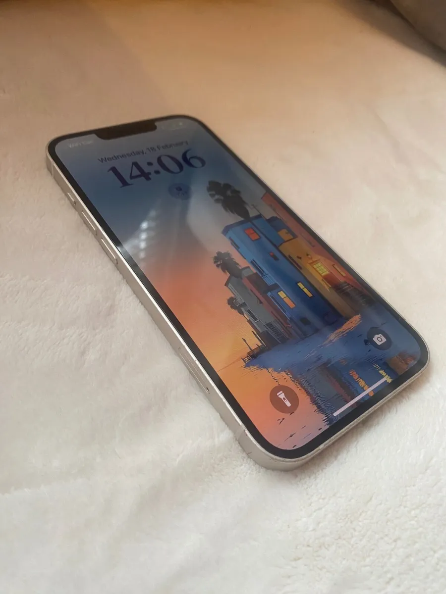 iPhone 14 White/Starlight. 128GB, New Condition. - Image 4